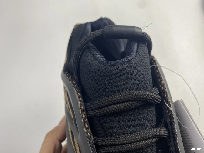 ADIDAS 700 YEEZY GY0189 V3 0915